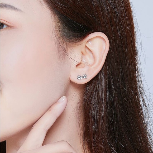 🐾 S925 Sterling Silver Paw Print Earrings NWT - Picture 6 of 7